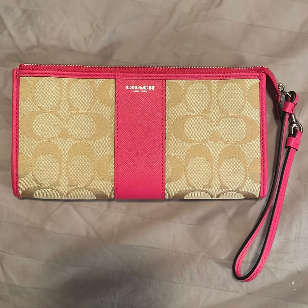 Michael Kors wristlet